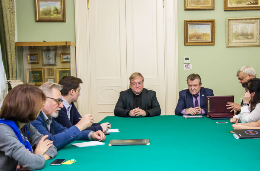 Новые назначения в петербурге. Сергей Степашин Палестинское общество. Управляющий делами ИППО. Сергей Степашин семья фото. Степашин родители фото.