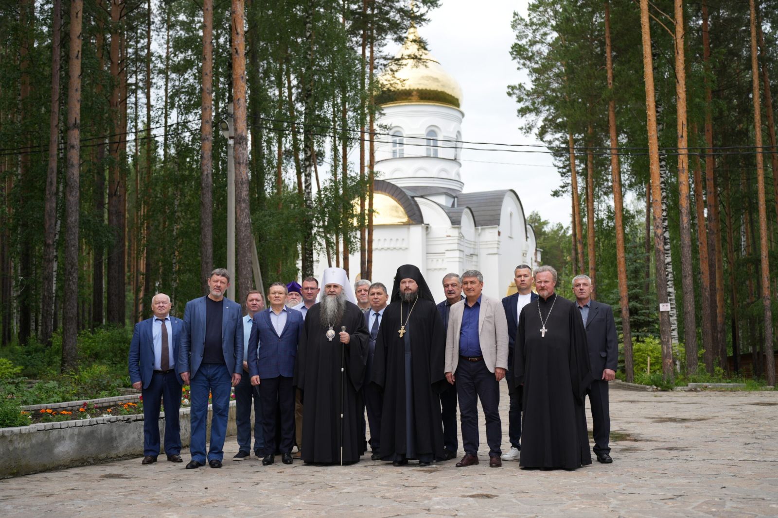 Действительный член ИППО митрополит Нижегородский и Арзамасский Георгий  совершил молебен на подворье Дивеевского монастыря в Среднеуральске